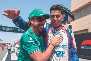 Imagem ilustrativa da imagem Alonso destaca momento de Bortoleto e o elege como ‘o melhor desta geração’