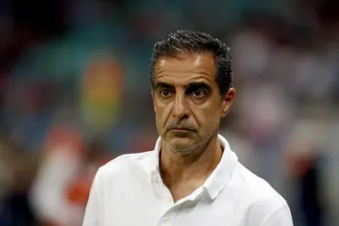 Imagem ilustrativa da imagem Botafogo acerta a contratação do português Renato Paiva após 55 dias sem técnico