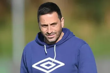 Imagem ilustrativa da imagem Botafogo tem negociação frustrada com Vasco Matos e volta a estaca zero por técnico