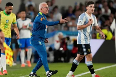 Imagem ilustrativa da imagem Brasil sofre pior derrota desde o 7 a 1 e maior revés para a Argentina em 61 anos