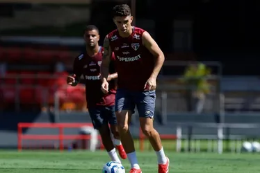 Imagem ilustrativa da imagem Oscar tem problemas cardíacos em exames no São Paulo e é levado ao hospital