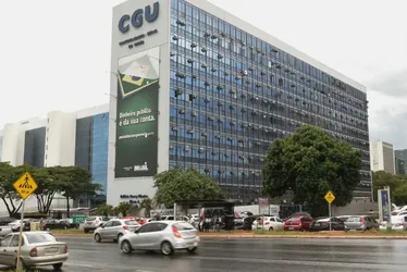 Imagem ilustrativa da imagem CGU aponta "indústria de descontos indevidos" em benefícios do INSS