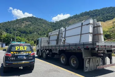 Imagem ilustrativa da imagem Caminhão é flagrado com mais 9 toneladas de excesso de peso em rodovia no Sul do ES
