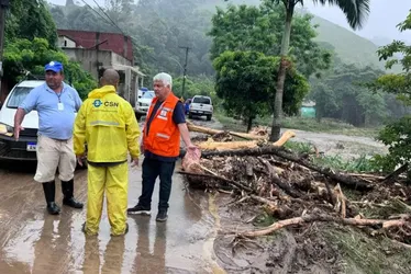 Imagem ilustrativa da imagem Prefeito de Angra dos Reis pede apoio federal para construir abrigos