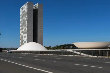 Imagem ilustrativa da imagem Orçamento de 2025 é aprovado com superávit de R$ 15 bilhões