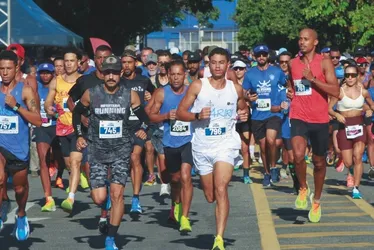 Imagem ilustrativa da imagem Corrida Alvianil alegra atletas em Vitória. Veja galeria de fotos