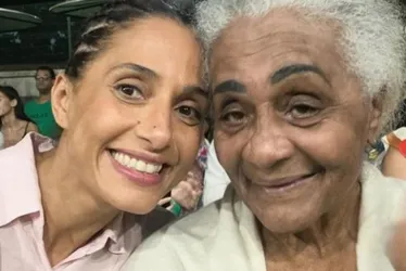 Imagem ilustrativa da imagem Criada pelo pai, Camila Pitanga diz que mãe é sua 'filha mais velha'