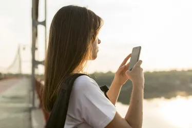 Imagem ilustrativa da imagem Criança até 12 anos não deve ter celular, diz novo guia