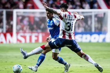 Imagem ilustrativa da imagem Cruzeiro leva gol nos acréscimos e perde para o Unión Santa Fe na Sul-Americana