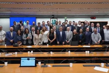 Imagem ilustrativa da imagem Deputados do União Brasil aprovam superfederação com o PP