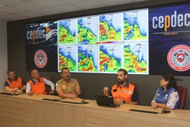Imagem ilustrativa da imagem ES tem alerta para chuvas até terça-feira