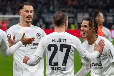 Imagem ilustrativa da imagem Eintracht goleia o Ajax e está nas quartas da Liga Europa