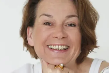 Imagem ilustrativa da imagem Quem é Alexandra Fröhlich, a escritora best-seller alemã encontrada morta