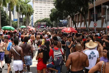 Imagem ilustrativa da imagem Especialistas recomendam "etiqueta respiratória" após carnaval