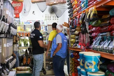 Imagem ilustrativa da imagem Estabelecimento é autuado por venda ilegal de chumbinho e dono é preso em Cariacica