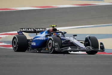 Imagem ilustrativa da imagem F1: Sainz supera Hamilton e faz o melhor tempo do dia; Bortoleto é 15º