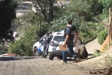 Imagem ilustrativa da imagem Falsos policiais invadem casa e matam irmãos em Viana