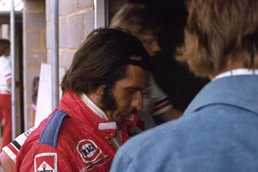 Imagem ilustrativa da imagem Fittipaldi celebra volta do Brasil à F1 e elogia Bortoleto: 'Excepcional'
