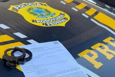 Imagem ilustrativa da imagem Foragida por tráfico de drogas é presa pela PRF durante fiscalização em Viana