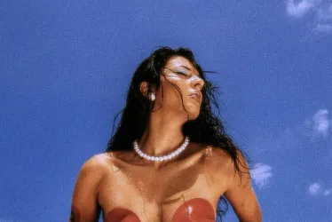 Imagem ilustrativa da imagem Gabriela Brown canta suas idas e vindas de Vitória
