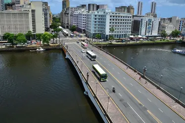 Imagem ilustrativa da imagem Galo da Madrugada muda rota de 120 linhas de ônibus: confira sua parada