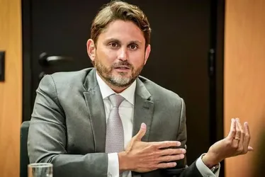Imagem ilustrativa da imagem Governo vai retomar projeto sobre taxação de big techs neste ano, diz ministro