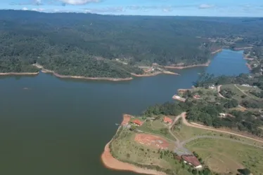 Imagem ilustrativa da imagem Homem morre após cair de deque em ponto turístico de Santa Catarina
