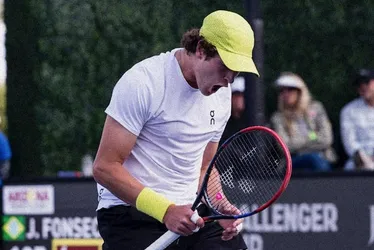 Imagem ilustrativa da imagem João Fonseca vence Nishikori, ex-número 4 do mundo, e vai à final do Challenger de Phoenix