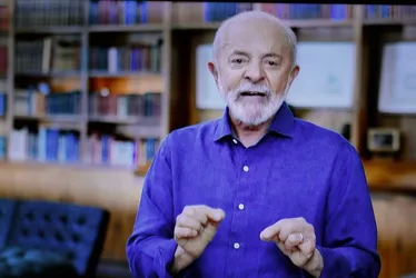 Imagem ilustrativa da imagem Lula defende debate sobre fim da escala 6x1 e aborda fraude no INSS