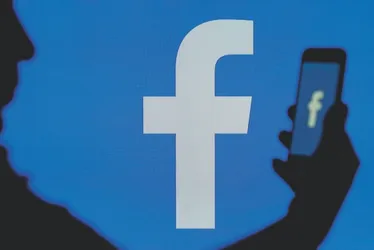 Imagem ilustrativa da imagem Mark Zuckerberg pode ter de vender WhatsApp