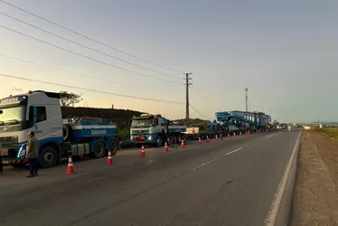 Imagem ilustrativa da imagem Megaoperação de escolta de segundo transformador gigante já está na BR-101