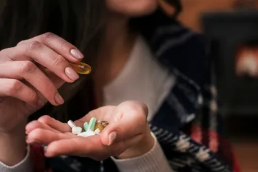 Imagem ilustrativa da imagem Misturar medicamentos pode ser perigoso. Veja os riscos de algumas interações