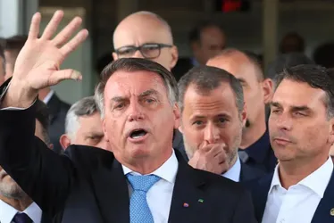 Imagem ilustrativa da imagem 52% acham que Bolsonaro deveria ser preso por tentativa de golpe