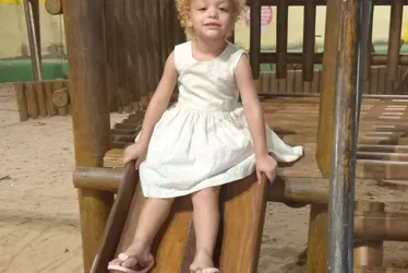 Imagem ilustrativa da imagem Morre Hellen, garotinha de 4 anos atingida por bala perdida em Água Fria