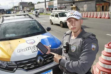 Imagem ilustrativa da imagem Motorista detido por fazer alerta de blitz em WhatsApp