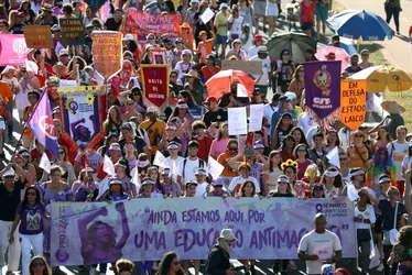 Imagem ilustrativa da imagem Mulheres do DF marcham por políticas públicas e contra o feminicídio