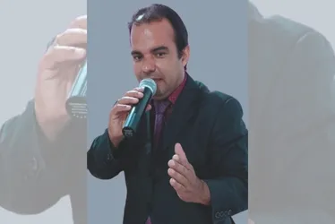 Imagem ilustrativa da imagem Música e oração com Davidson Silva e padre Hadeleon