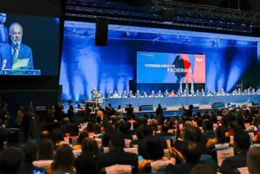 Imagem ilustrativa da imagem Na OAB, Lula defende regulação para combate às "oligarquias digitais"