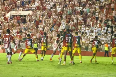 Imagem ilustrativa da imagem Náutico joga mal e fica no 0 a 0 com o Brusque (SC). Retrô perde para o Floresta