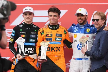 Imagem ilustrativa da imagem Norris leva a melhor em corrida sprint marcada pela chuva e acidentes