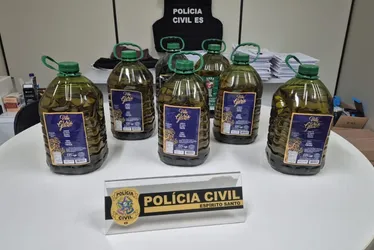Imagem ilustrativa da imagem Operação apreende 4 mil litros de azeite adulterado no ES