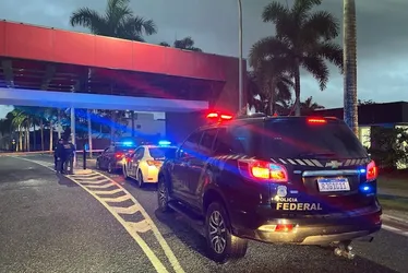 Imagem ilustrativa da imagem Operação da PF mira grupo suspeito de trazer 2 mil fuzis de Miami para o Rio