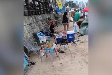 Imagem ilustrativa da imagem Pai e filho ficam feridos ao tentarem acender churrasqueira em praia de Guarapari