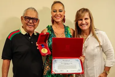 Imagem ilustrativa da imagem Paolla Oliveira ganha medalha em ensaio final da Grande Rio