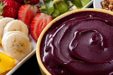 Imagem ilustrativa da imagem Polícia investiga morte de bebê e internação de mulher após comer açaí em Natal