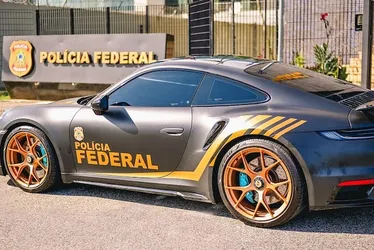 Imagem ilustrativa da imagem Por que um Porsche de R$ 1,5 milhão ‘virou viatura’ da PF em Santa Catarina; veja vídeo