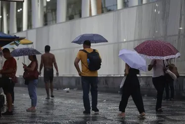 Imagem ilustrativa da imagem Tempestades e chuvas fortes devem marcar o começo da semana no ES