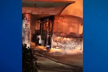 Imagem ilustrativa da imagem Prisão de suspeito de tráfico de drogas motivou incêndio a ônibus na Serra