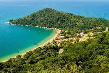Imagem ilustrativa da imagem Quais são as 10 praias mais fotografadas do Brasil, segundo o Google Maps