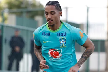 Imagem ilustrativa da imagem Brasil enfrenta Colômbia com novidades no ataque